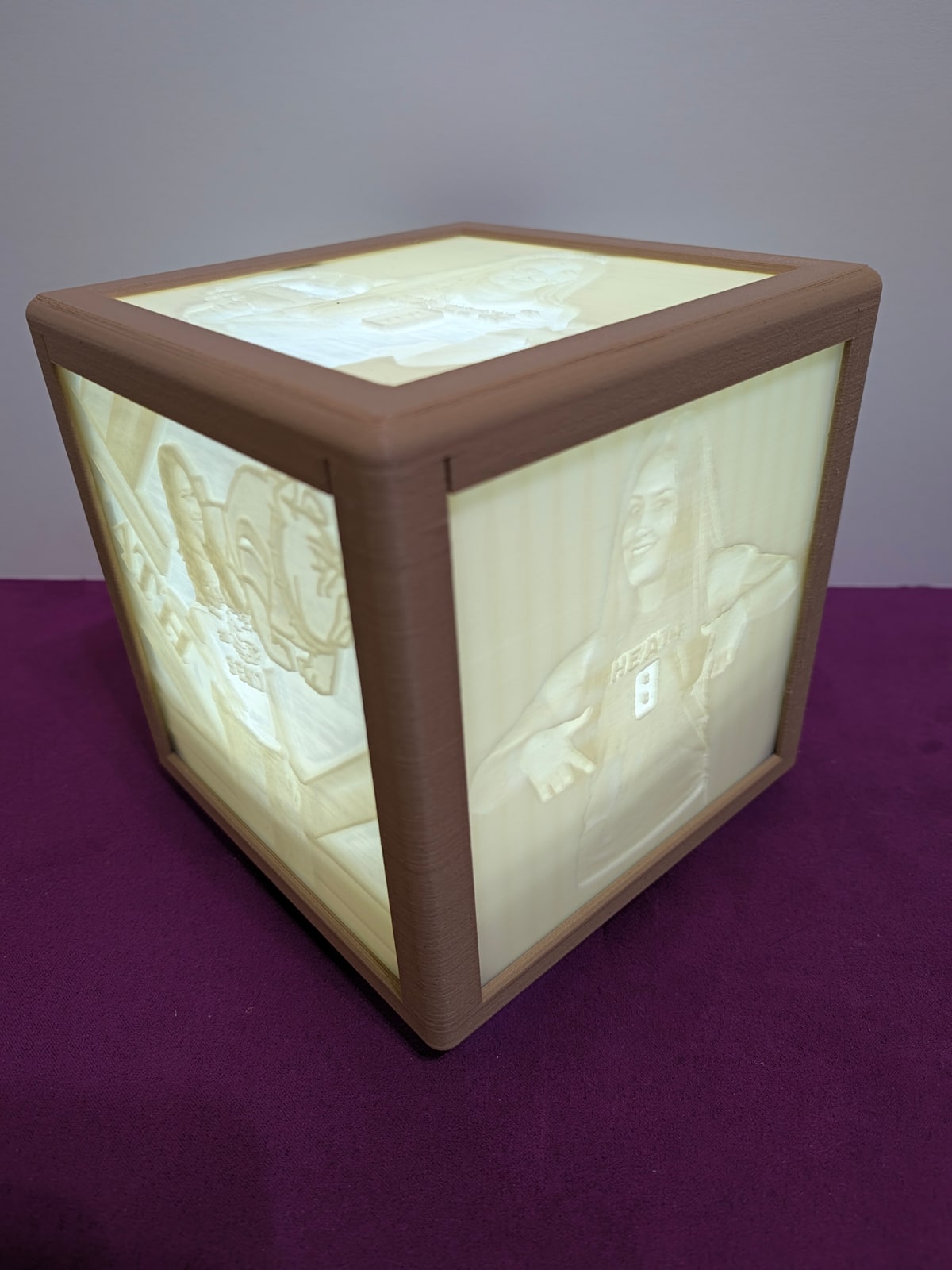 Illuminated personalized photo lithophane lamp